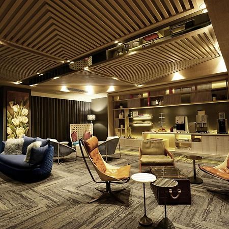 Chateau De Chine Hotel Таоуан Екстериор снимка