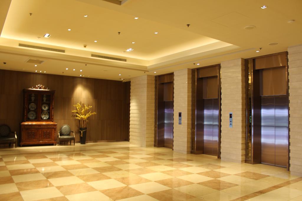 Chateau De Chine Hotel Таоуан Екстериор снимка